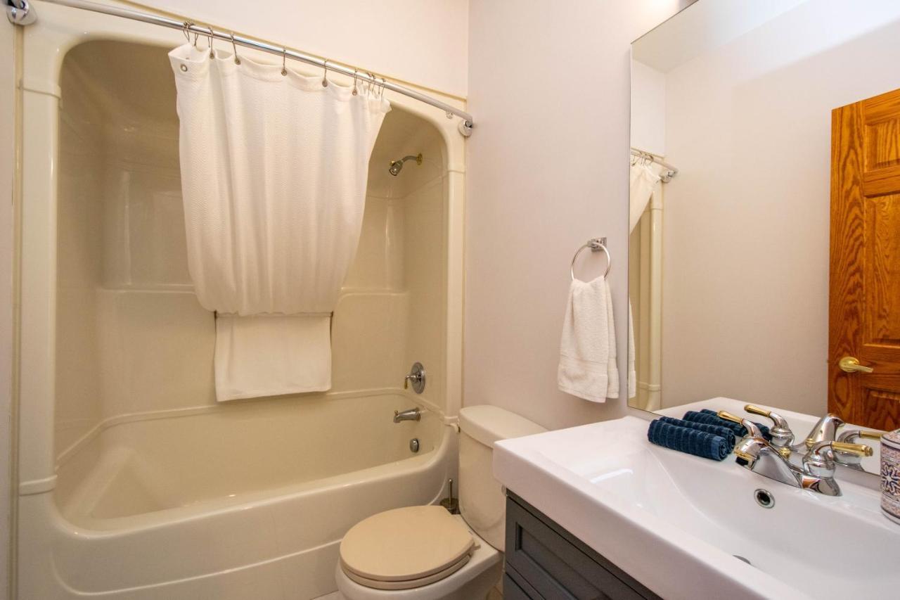 Ocean Bay View Luxury Guesthouse Musquodoboit Harbour Exterior photo