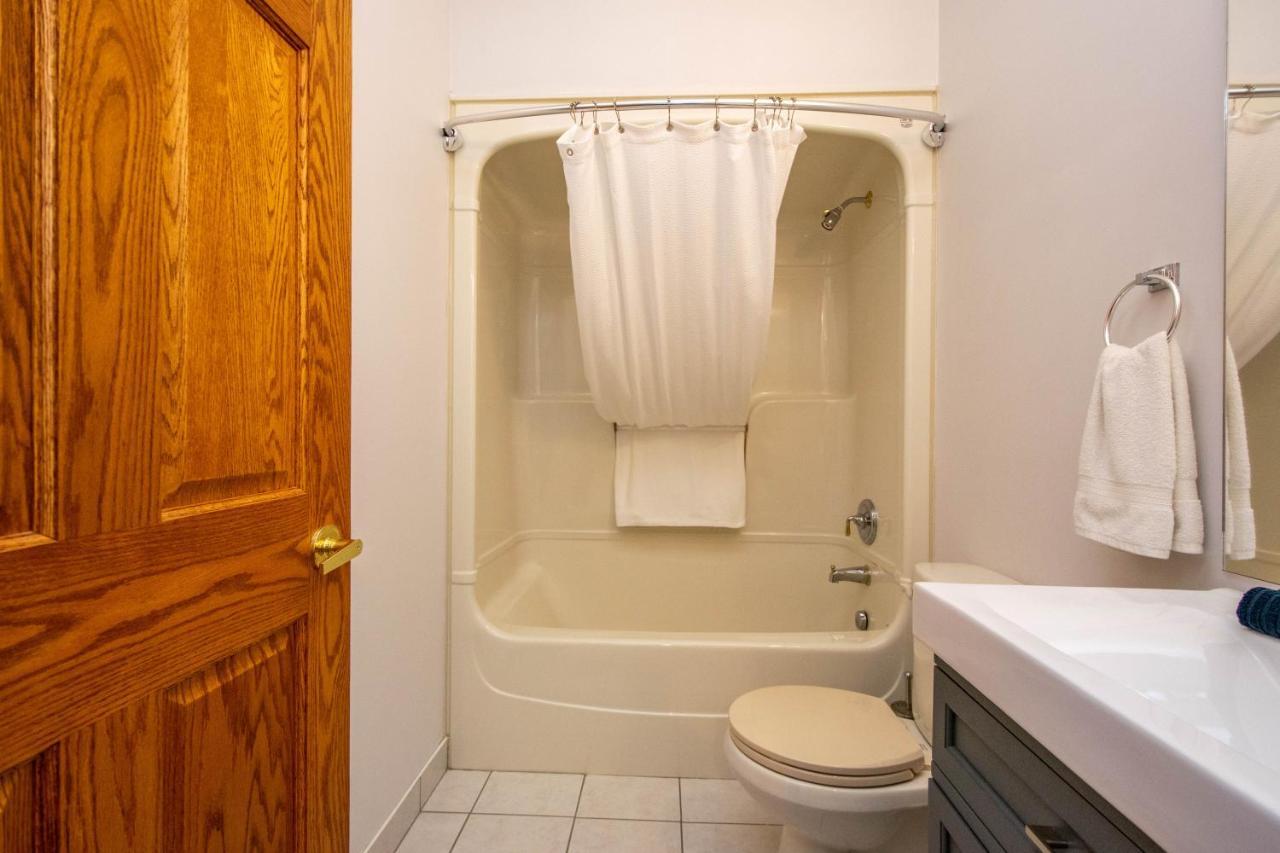 Ocean Bay View Luxury Guesthouse Musquodoboit Harbour Exterior photo